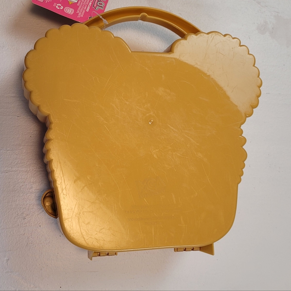 L.O.L. Surprise! Doll Face Kids Carry Case - Brown and Gold - Picture 3 of 6